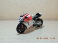 Honda RC211V MotoGP (C. Stoner 27)